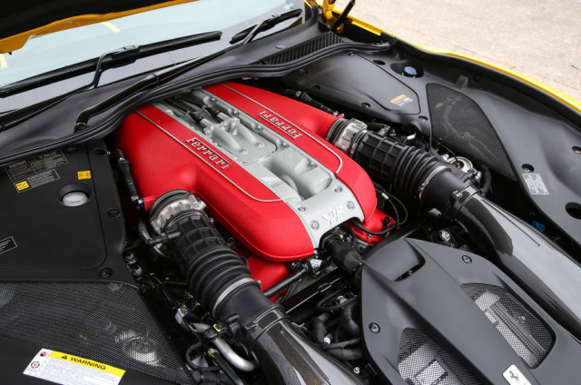 16-6,5-литров V12 – Ferrari 812 Superfast